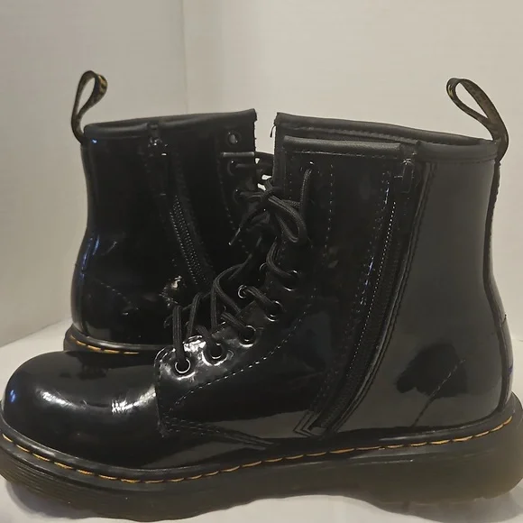 DR. Martins DOC Patent Leather Combat Glossy Black BOOTS 1460J Juniors US 3